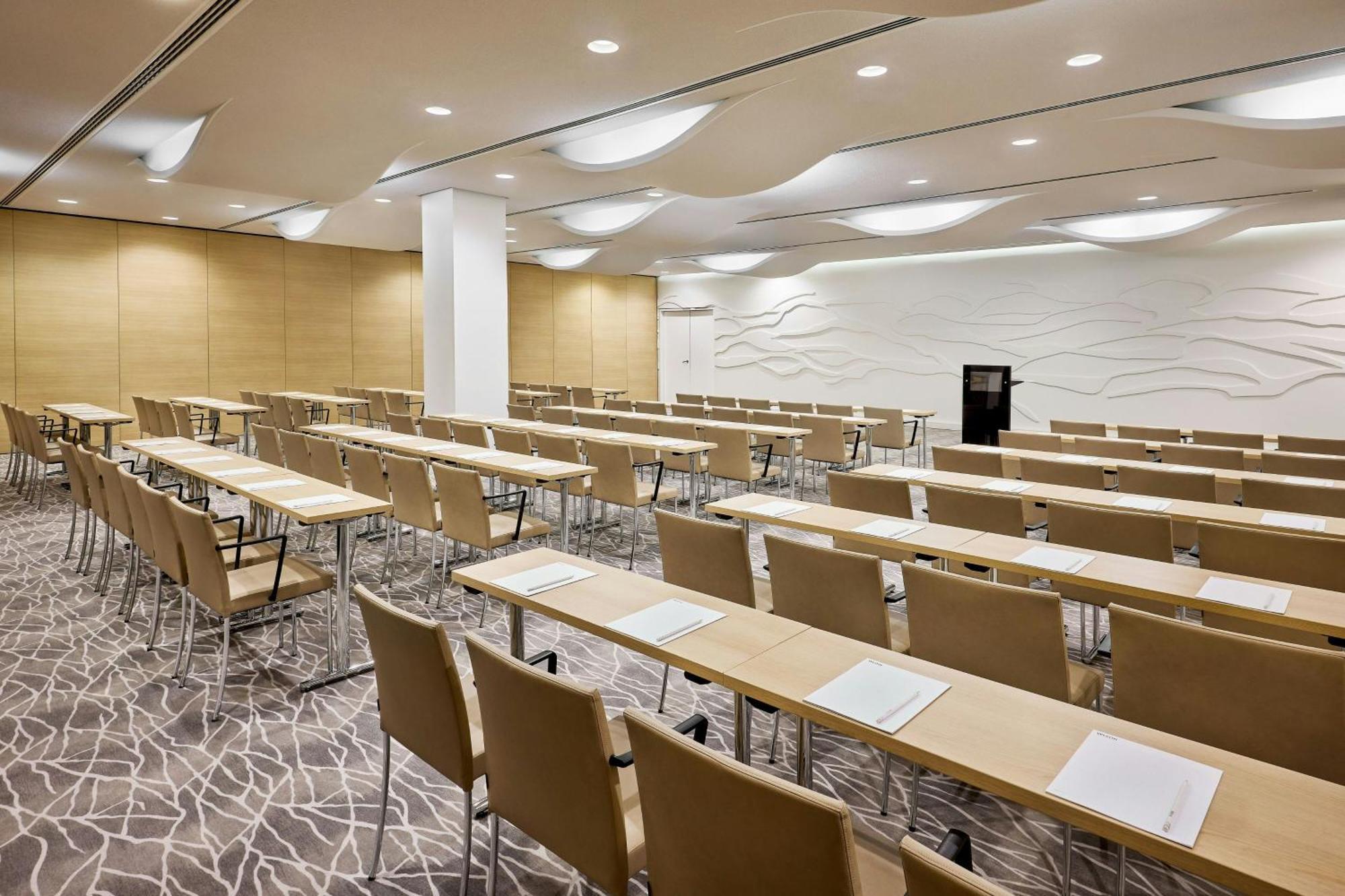 The Westin Hamburg Elbphilharmonie Hotel Ngoại thất bức ảnh The meeting room of the European Economic and Social Committee